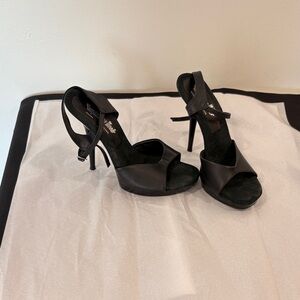 Chic Black Strappy Heels